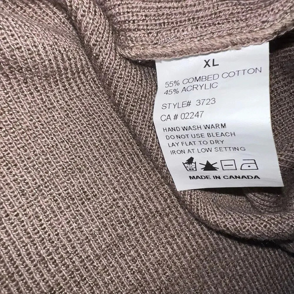 Putorti, made in Canada,contrast textures artist faux wooden buttons sweater - Picture 8 of 8